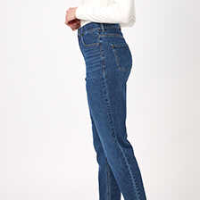 Damenjeans im Mom Style